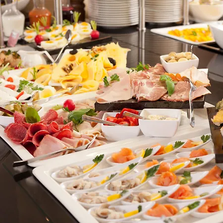 Warminski & Conference 3*