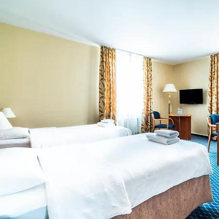 Warminski & Conference 3*