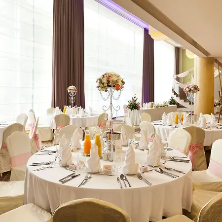 Warminski & Conference