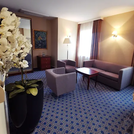 Warminski & Conference