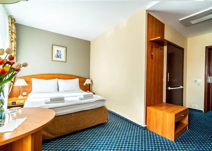 Warminski & Conference