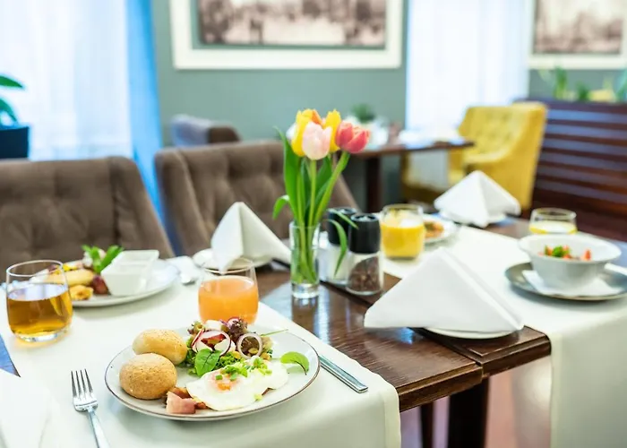 Warminski & Conference 3*