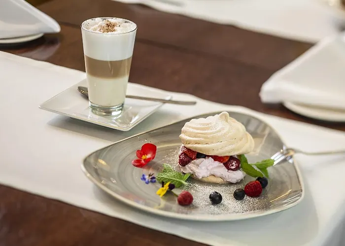 Warminski & Conference מלון